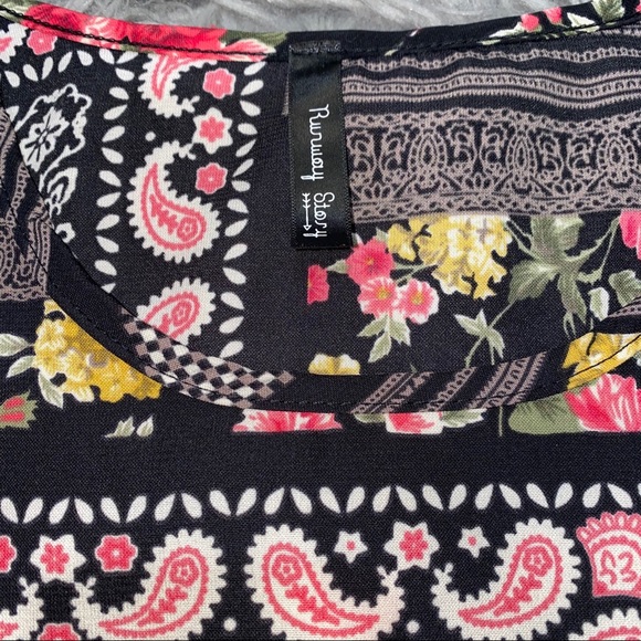 Paisley Printed Blouse - Picture 3 of 5